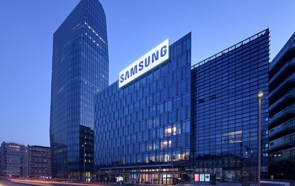 Сотрудники Samsung раскритиковали за неэффективное управление и сосредоточенность на краткосрочных целях.