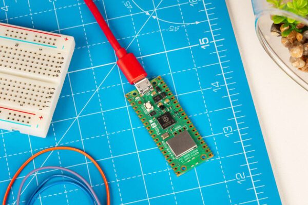 Raspberry Pi Pico 2 W — новая версия популярной платы с поддержкой Wi-Fi и Bluetooth. Цена по-прежнему на хорошем уровне Raspberry Pi Pico 2 W — новая версия популярной платы с поддержкой Wi-Fi и Bluetooth. Цена по-прежнему на хорошем уровне