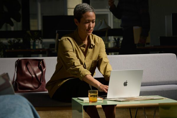 Apple MacBook Pro — новая серия ноутбуков с чипами Apple M4, M4 Pro и M4 Max, экранами Liquid Retina XDR и портами Thunderbolt