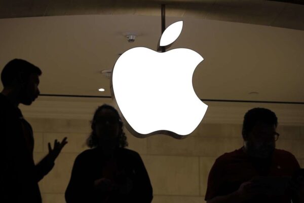 Революция в App Store. Владельцы устройств Apple наконец-то смогут легально установить их