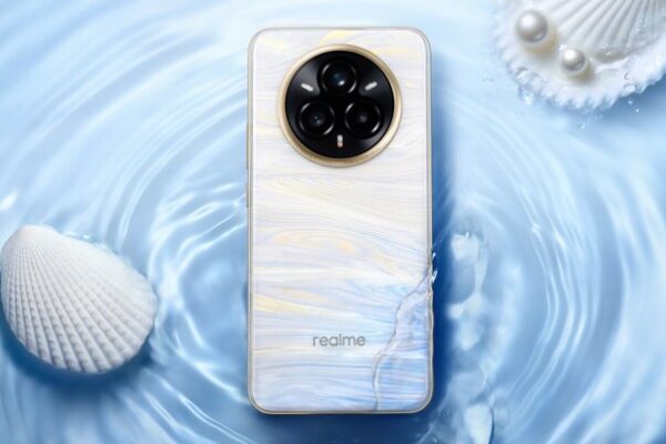 Смартфоны серии Realme 14 Pro 5G имеют туз в… прочном корпусе. Изменение температуры повлияет на его цвет.