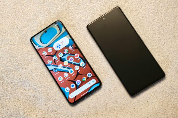 Заменил Pixel 7 на Pixel 8. Несколько слов о покупке старых флагманов (МНЕНИЕ)