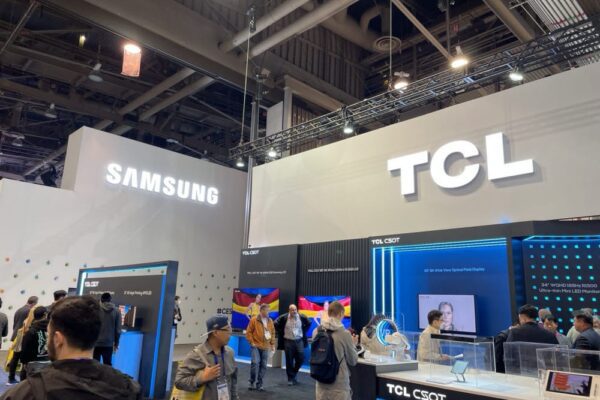 Samsung потеряла лидерство на рынке дорогих и огромных телевизоров, но по-прежнему зарабатывает на них больше всего денег