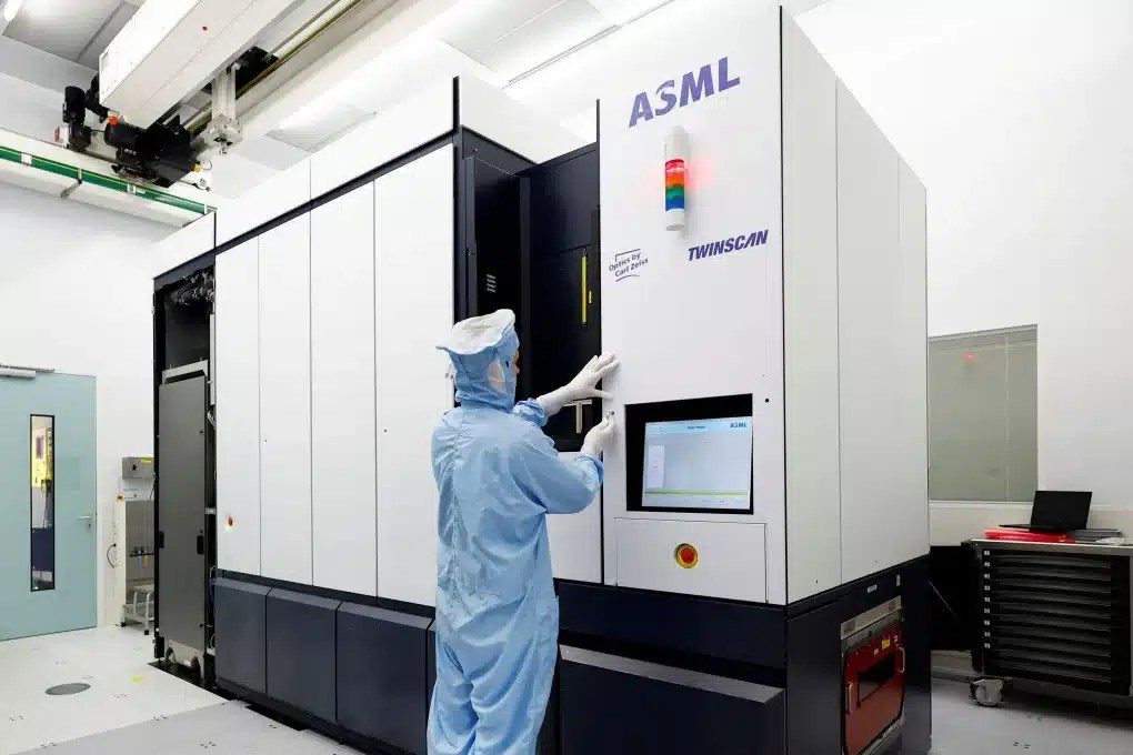 ASML считает, что новые санкции США против Китая не повредят ее бизнесу