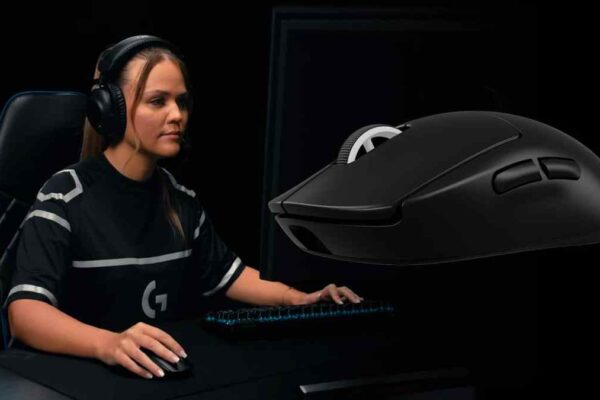 Logitech G с идеальным игровым набором: клавиатура PRO X TKL LIGHTSPEED, мышь PRO X SUPERLIGHT 2 и наушники PRO X 2 LIGHTSPEED.