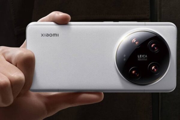 Xiaomi 15 Ultra впервые появился на реальных фотографиях