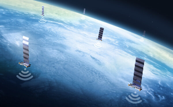 Смартфоны iPhone скоро могут предложить спутниковые соединения через Starlink