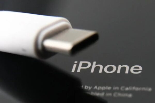 iPhone можно взломать через порт USB Type-C, поскольку Apple небрежно относится к его безопасности.