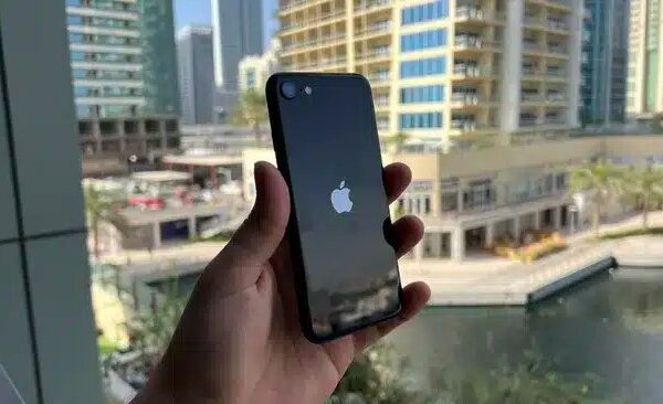 Новое видео на iPhone SE 4, но показывает отсутствие основной функции, о которой говорилось о