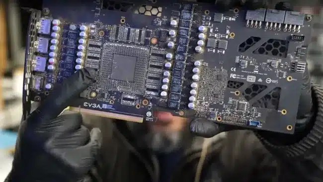 Curiose: отправлено на службу по адресу Nvidia RTX 3090, оказалось, без графического процессора и без фирменной графики памяти
