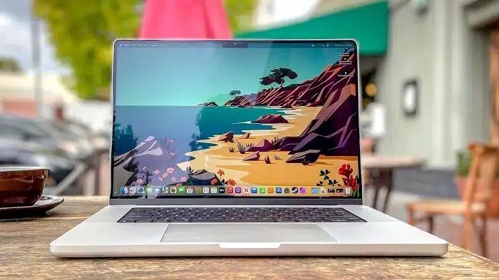 Apple запускает массовое производство процессоров M5