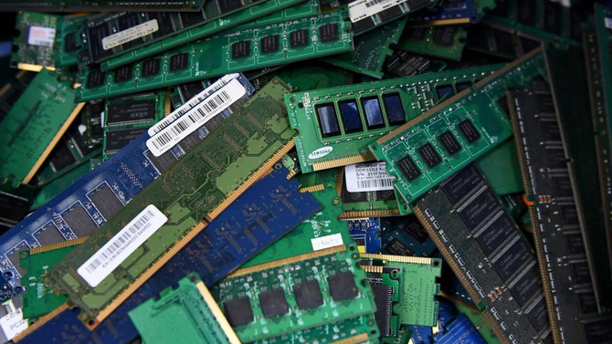 Micron, Samsung и SK Hynix готовятся к прекращению производства памяти DDR3 и DDR4 в этом году