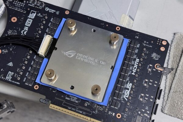 ASUS разгорел GeForce RTX 5090 до 3,5 ГГц и установил несколько записей