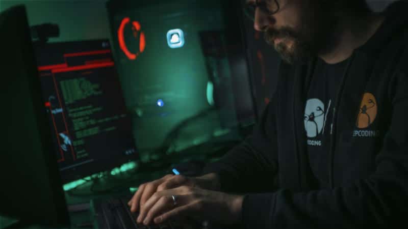 Хакеры получили координаты миллионов смартфонов - Брокер данных Grape Analytics будет отвечать за это в суде