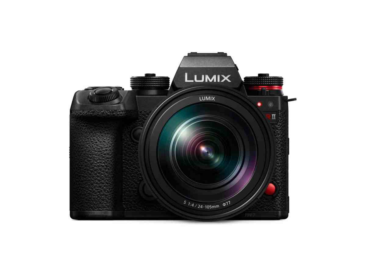 Panasonic представляет Lumix S1RII - новый флагман среди полных безразличных зеркальных камер