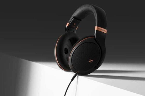 Sennheiser представила кабельные наушники HD 505 за 250 долларов
