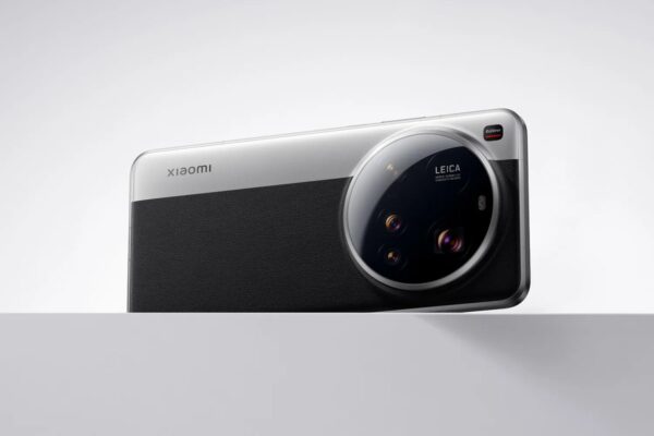 Xiaomi представила 15 Ultra-лучший камерофон со спутниковым связью по цене 900 долларов США.