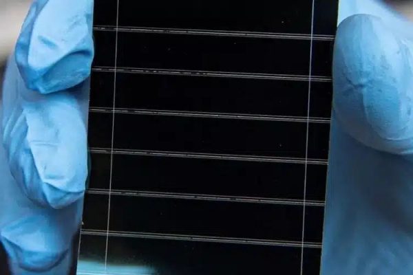 Перевернутый фотоэлемент из Перовского сохраняет 94% своей эффективности после 1000 часов работы