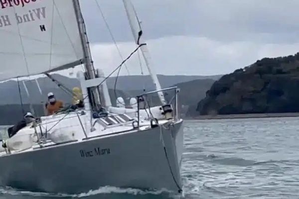 Японский корабль впервые получил водород в море и доставил его на берег