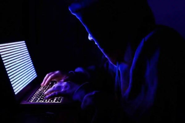 Китай официально заявил, что США шпионируют по мобильным телефонам по всему миру по всему миру