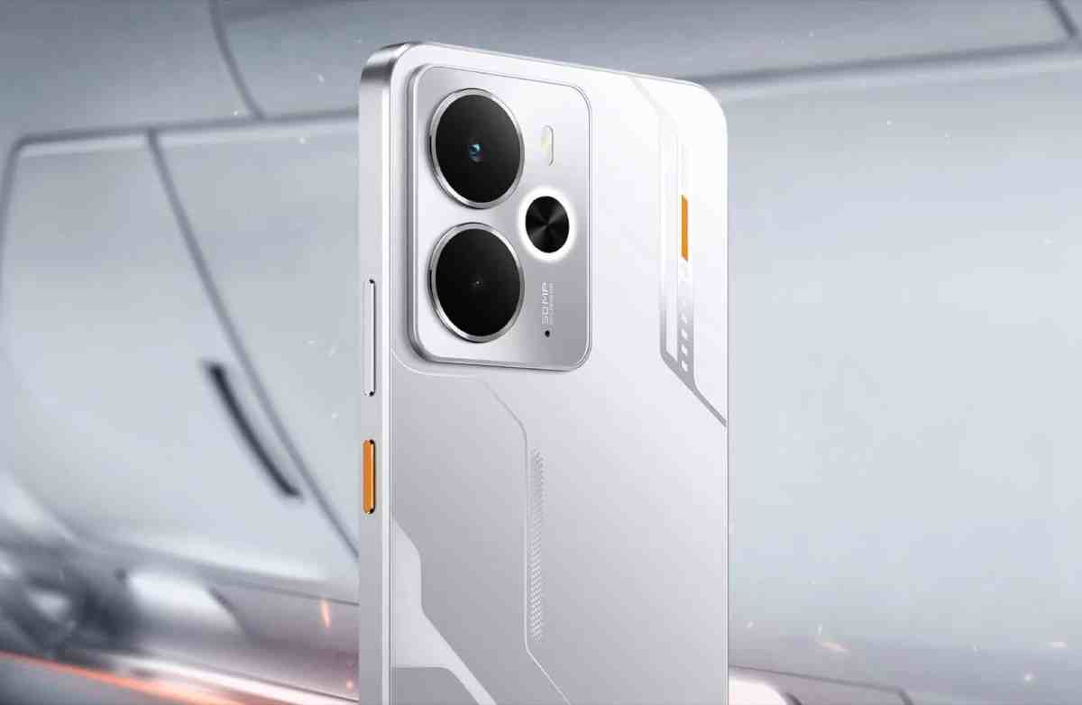 New Realme 14: Средний класс, но с полной защитой воды