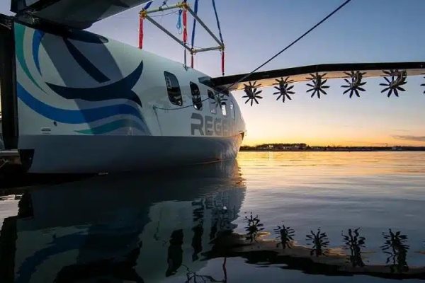 Американские морские пехотинцы получают электрическое экранирование Regent ExcraneShip