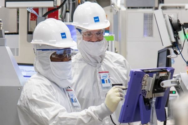 Intel начнет массовое производство 3 -нм чипов в Европе в этом году еще в