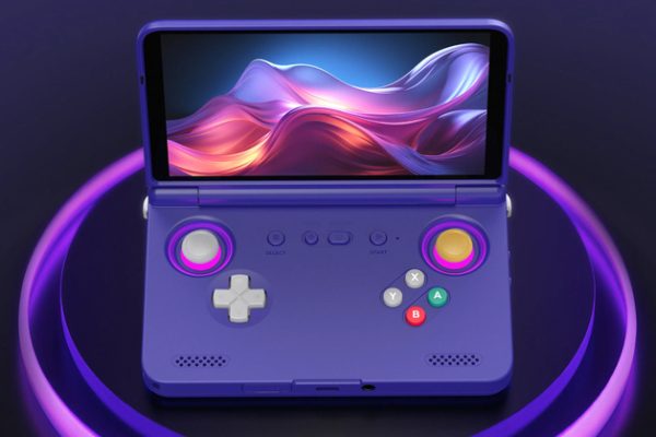 Retroid Pocket Flip 2 представлен. Новый портатив предлагает складную конструкцию, Chip Snapdragon 865 и Android System