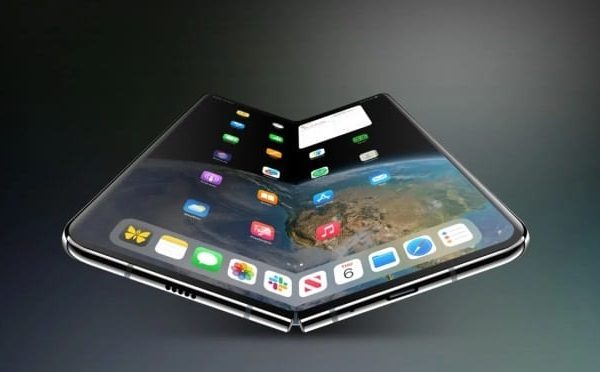 Apple выпустит первый складной iPhone в следующем году