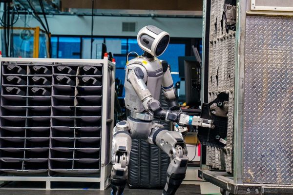 Бостонская динамика превратила свой гуманоидный робот -атлас в совершенный склады.