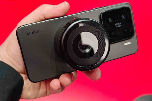 Xiaomi представила амбициозную концепцию для модульного телефона с плагином объектива - и удивил всех на MWC 2025