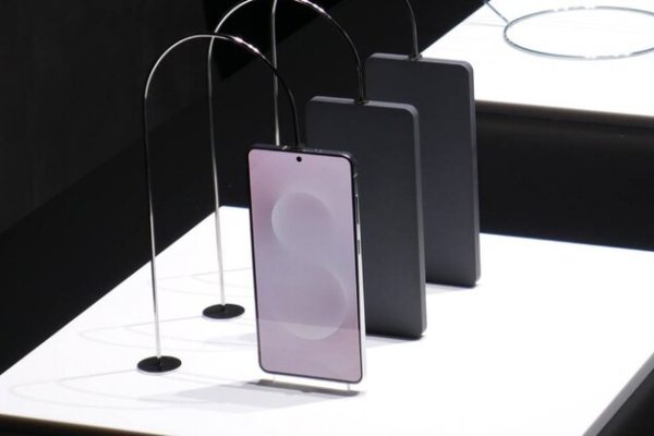 Samsung Galaxy S25 Edge не дебютирует в этом месяце. Производитель решил отложить премьеру