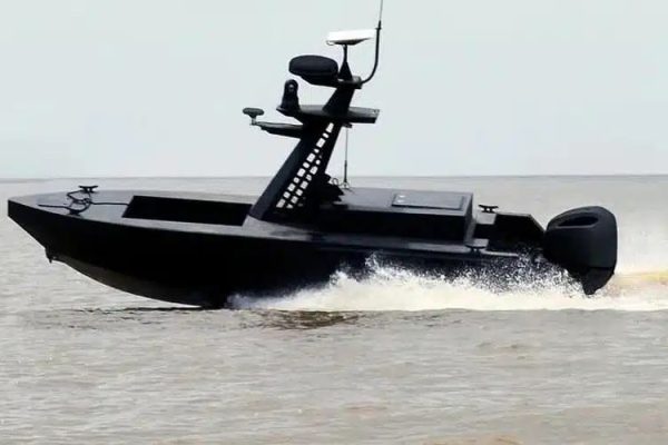 Металлическая акула представила морской беспилотник с пробежком 926 км