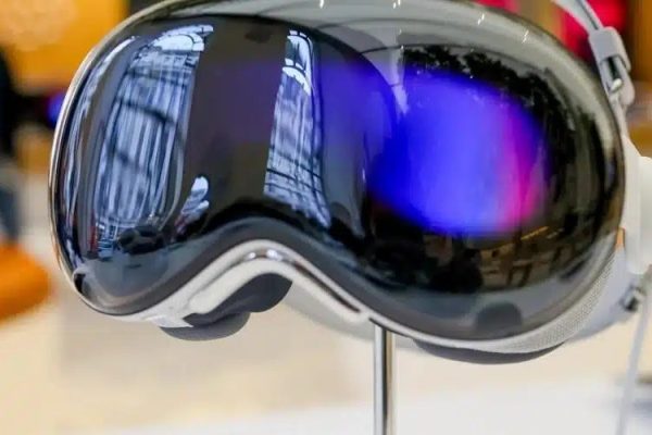 Apple работает на гарнитуре для смешанной реальности Apple работает на гарнитуре для смешанной реальности