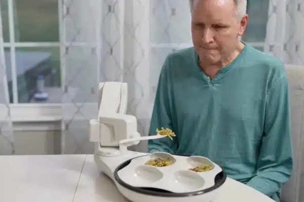 Третий имплантат Neuralink помещается на человека с боковым амиотрофическим склерозом