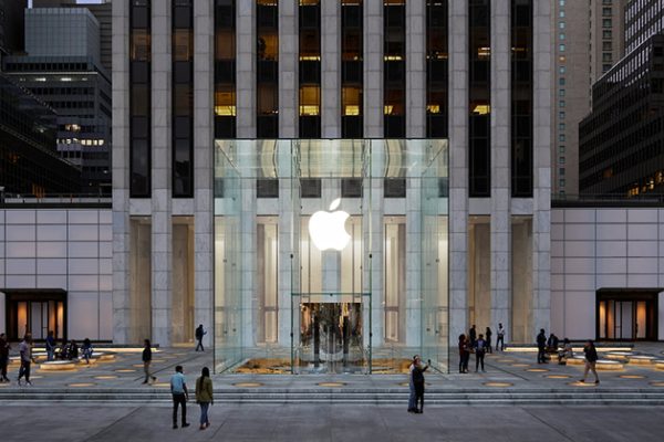 Apple обогнала Samsung, став крупнейшим продавцом смартфонов. Новая статистика для 1 -го квартала 2025 года