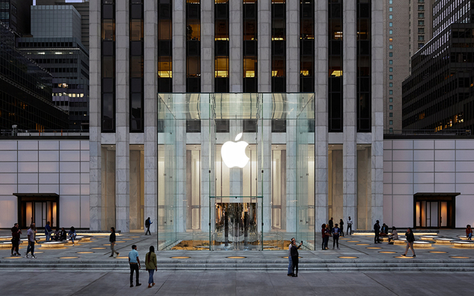 Apple обогнала Samsung, став крупнейшим продавцом смартфонов. Новая статистика для 1 -го квартала 2025 года