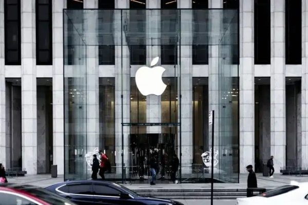 Apple поспешно доставило 600 тонн iPhoni в США из -за ситуации с обязанностями, другие производители также спешат