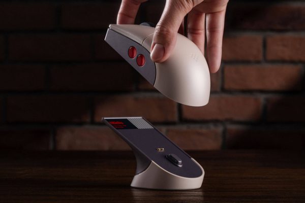 8bitdo Retro R8 Mouse - N Edition - мышь, которая предлагает стиль консоли NES, Pixart Pixart Paw 3395 и зарядной станции