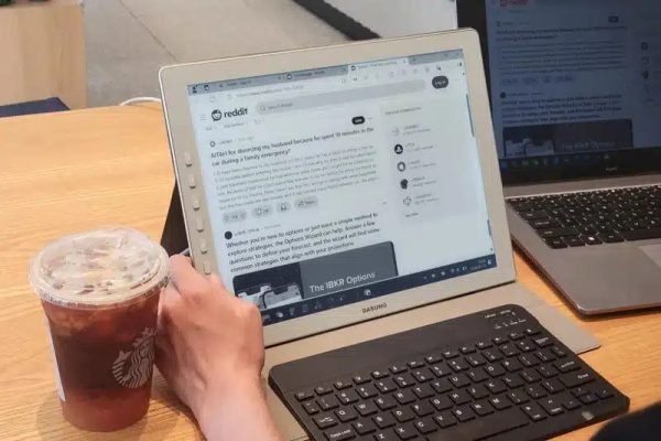Первый в мире монитор E -Ink и частота обновления 60 Гц пришла на мировой рынок за 349 долларов США.