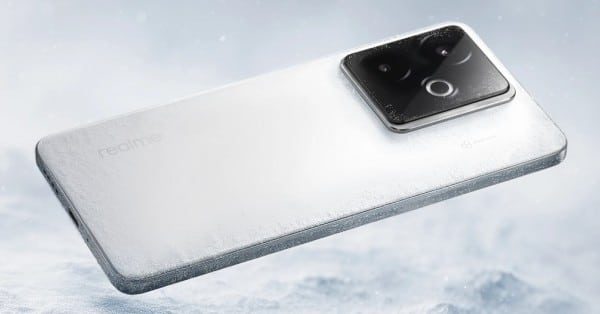 Флагманский смартфон с смартфоном Realme GT7 с аккумулятором Dimensity 9400+ и 7200 мАч за 355 долларов введен