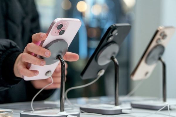 Samsung восстановил мировое лидерство на рынке смартфонов, Apple заняла второе место, а Xiaomi зарекомендовал себя на третьем
