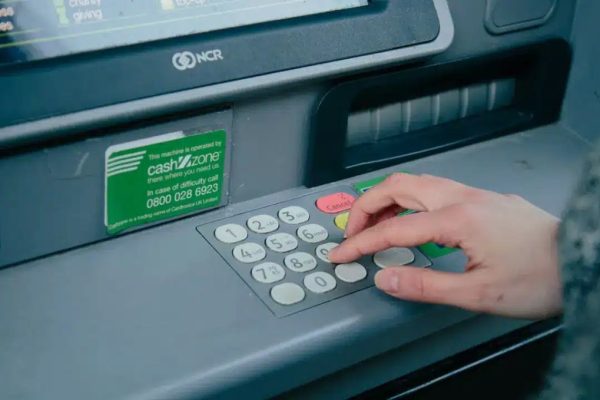 День рождения банкомата: когда он появился и как он изменился со временем