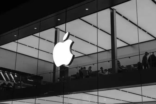 Apple изменит расписание запуска iPhone из -за складки смартфона