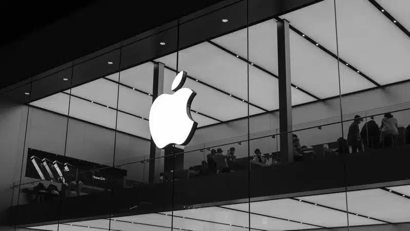 Apple изменит расписание запуска iPhone из -за складки смартфона