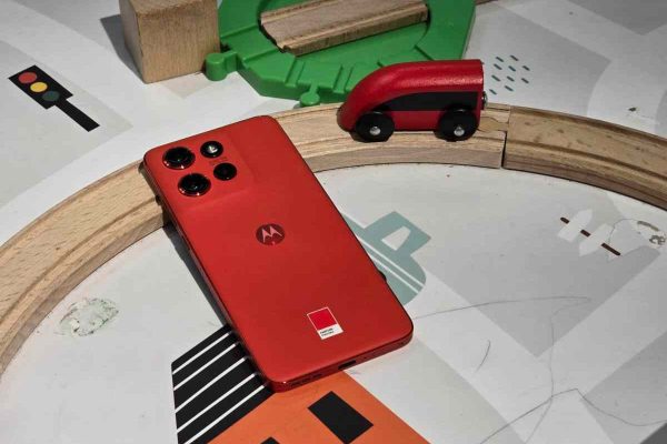 Motorola Edge 50 Neo: достаточно сильна для приключений и достаточно стильно для городской жизни