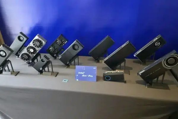 Intel представил видеокарту BattleMatrix с 48 ГБ памяти, а также Arc Pro B60 с 24 ГБ и ARC Pro B50 с 16 ГБ