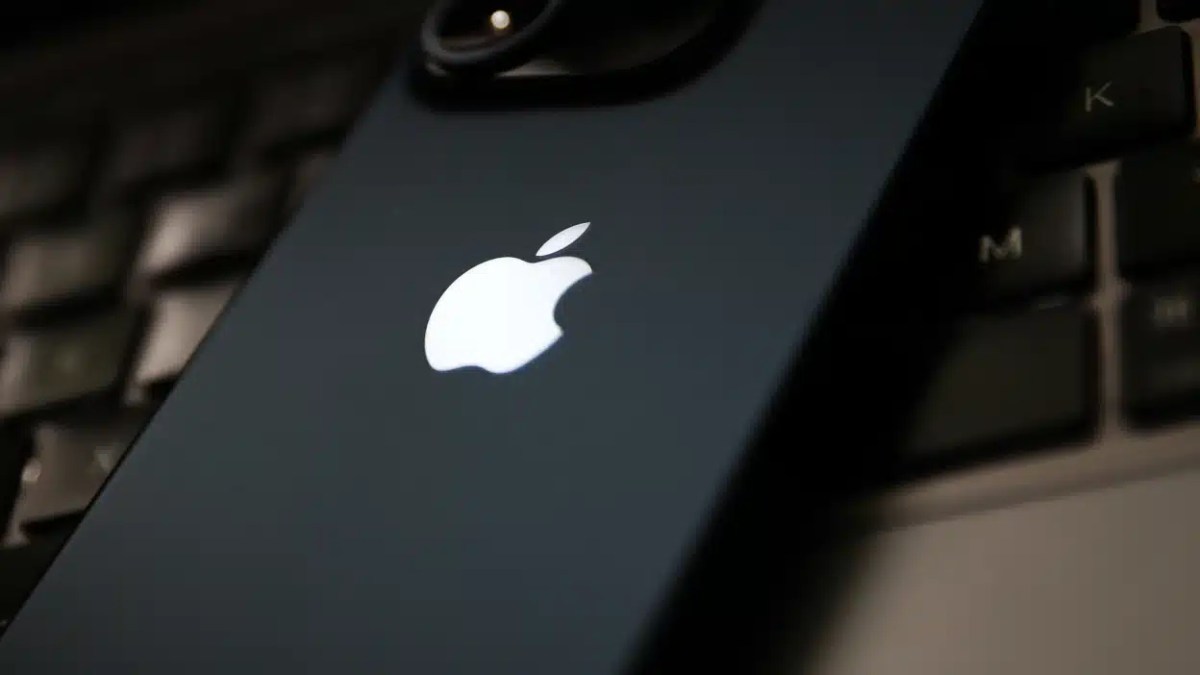 Apple уведомляет о новых жертвах атак шпионских программ по всему миру