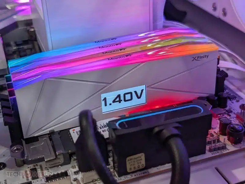 V-цвета показали модули DDR5 с ЖК-экранами