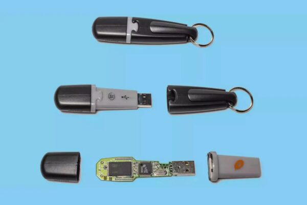 Какова была емкость первой USB -флеш -палки - 8, 64, 1,44 или 128 МБ?